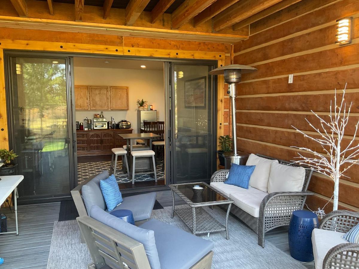 Beautiful Riverfront Near Mt Bachelor With Hot Tub Bend Exteriör bild