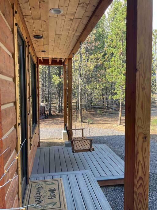 Beautiful Riverfront Near Mt Bachelor With Hot Tub Bend Exteriör bild